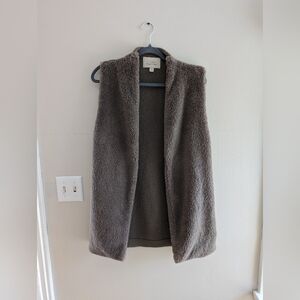 Hinge Faux Fur Vest